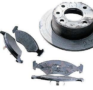 故障现象：制动盘，片过度磨损